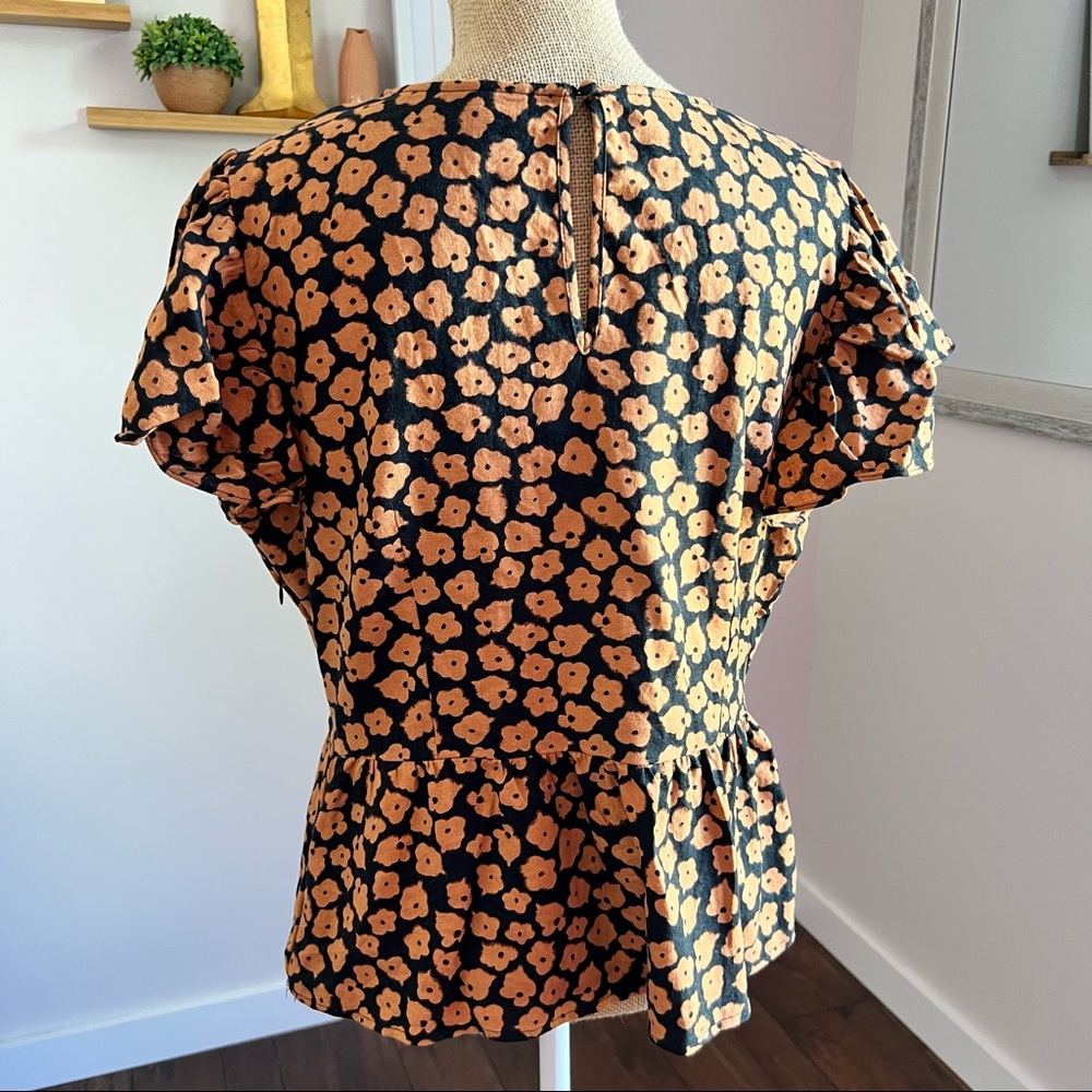 Linen Blend Ditzy Floral Leopard Print Ruffle Blouse - Picture 6 of 13